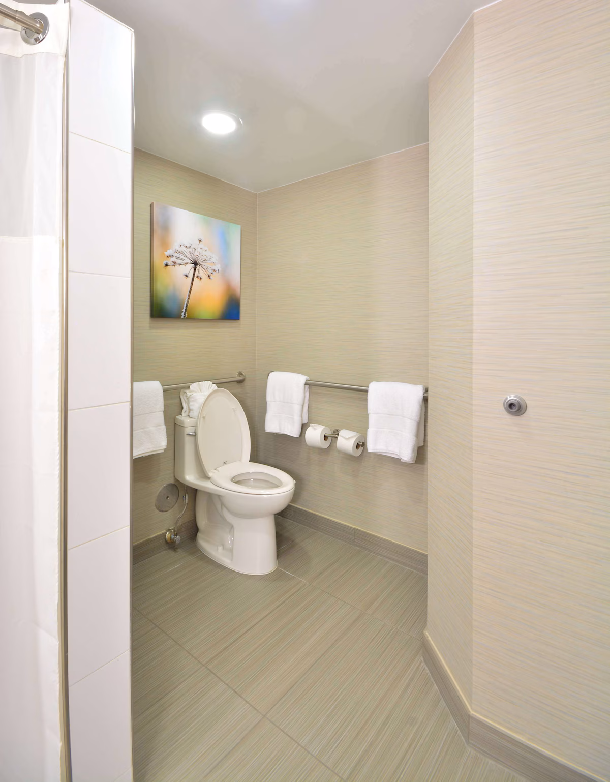 Embassy Suites by Hilton Denver Central Park - Image 6