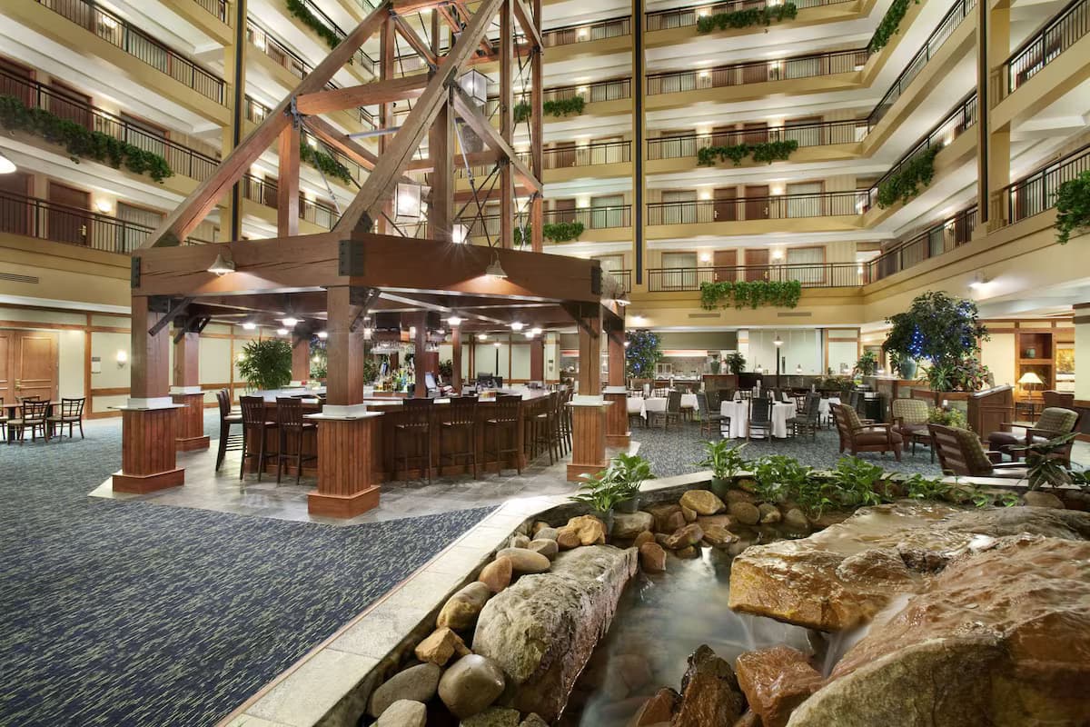 Embassy Suites by Hilton Denver International Airport - Image 3