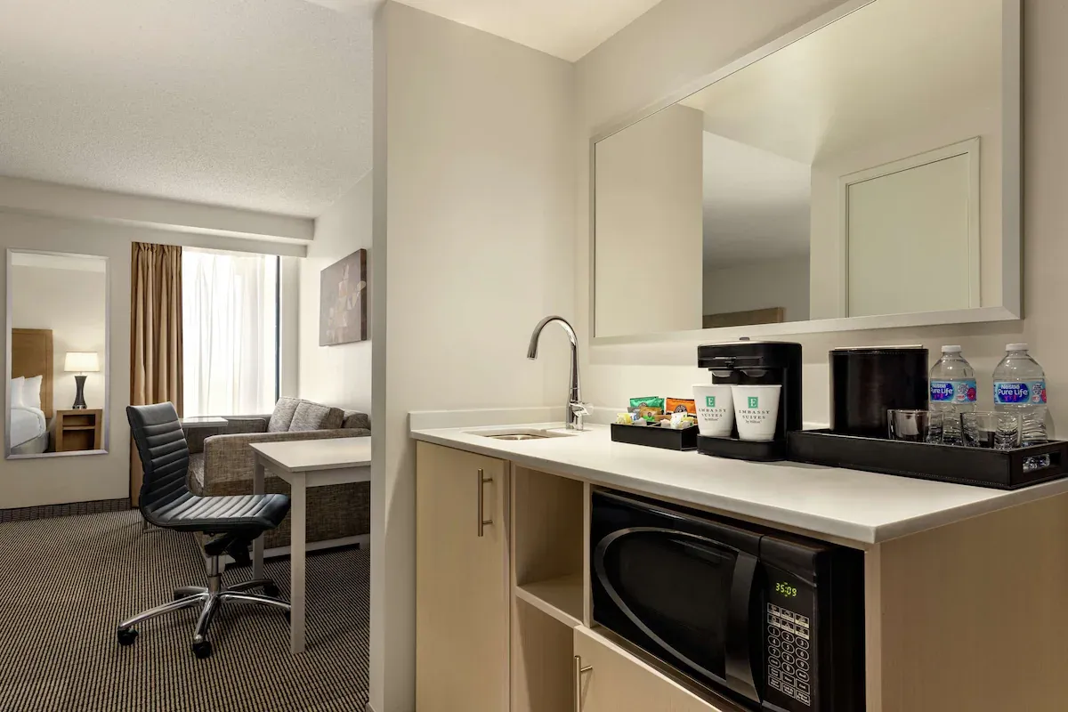 Embassy Suites by Hilton Denver International Airport - Image 5
