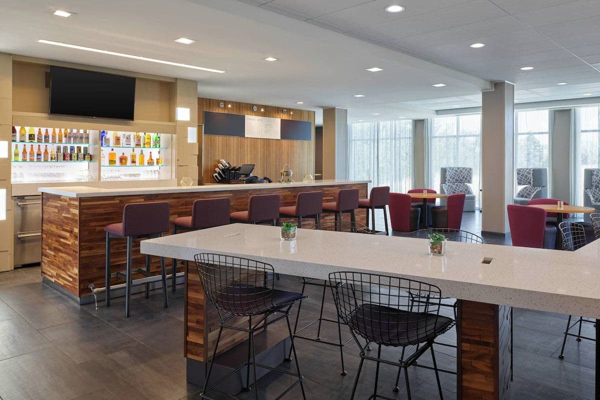 Courtyard by Marriott Denver Aurora - Image 4