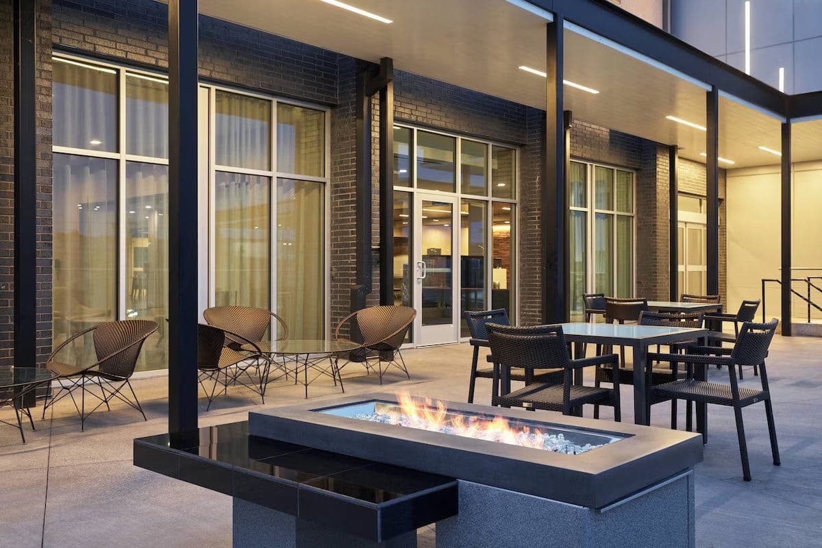 Courtyard by Marriott Denver Aurora - Image 2
