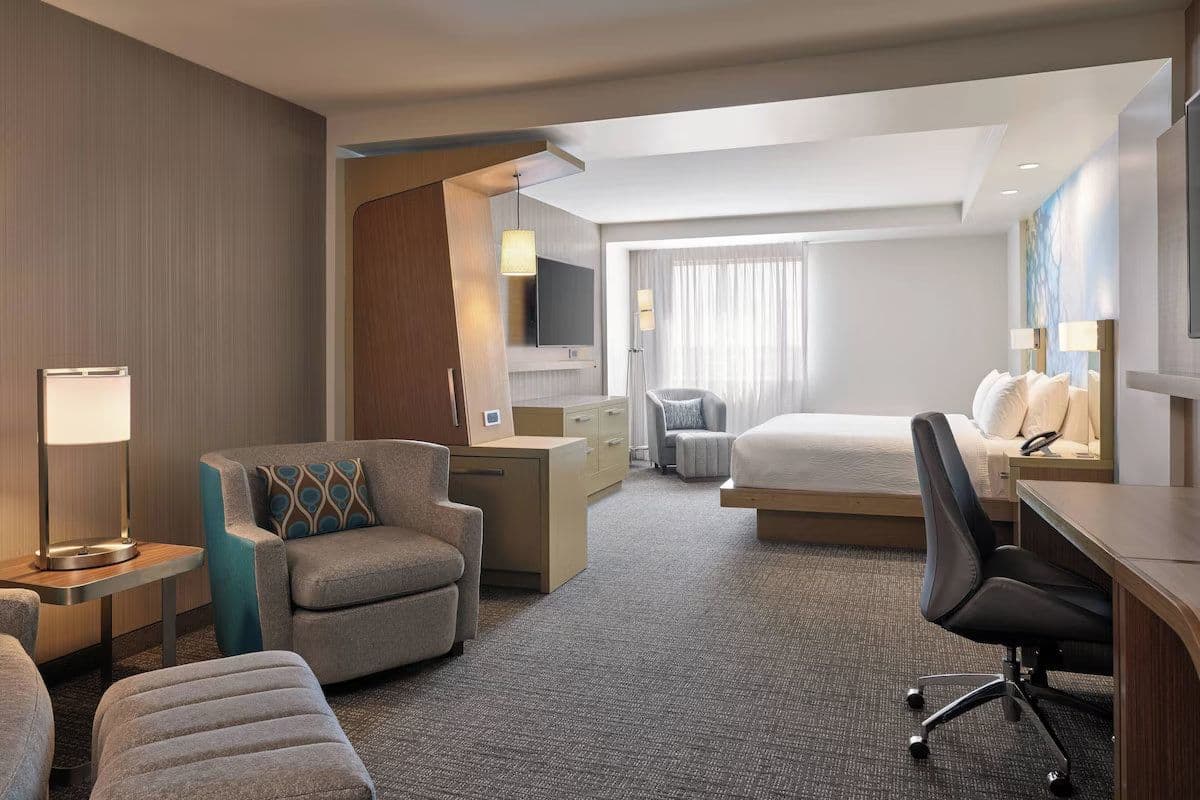 Courtyard by Marriott Denver Aurora - Image 6