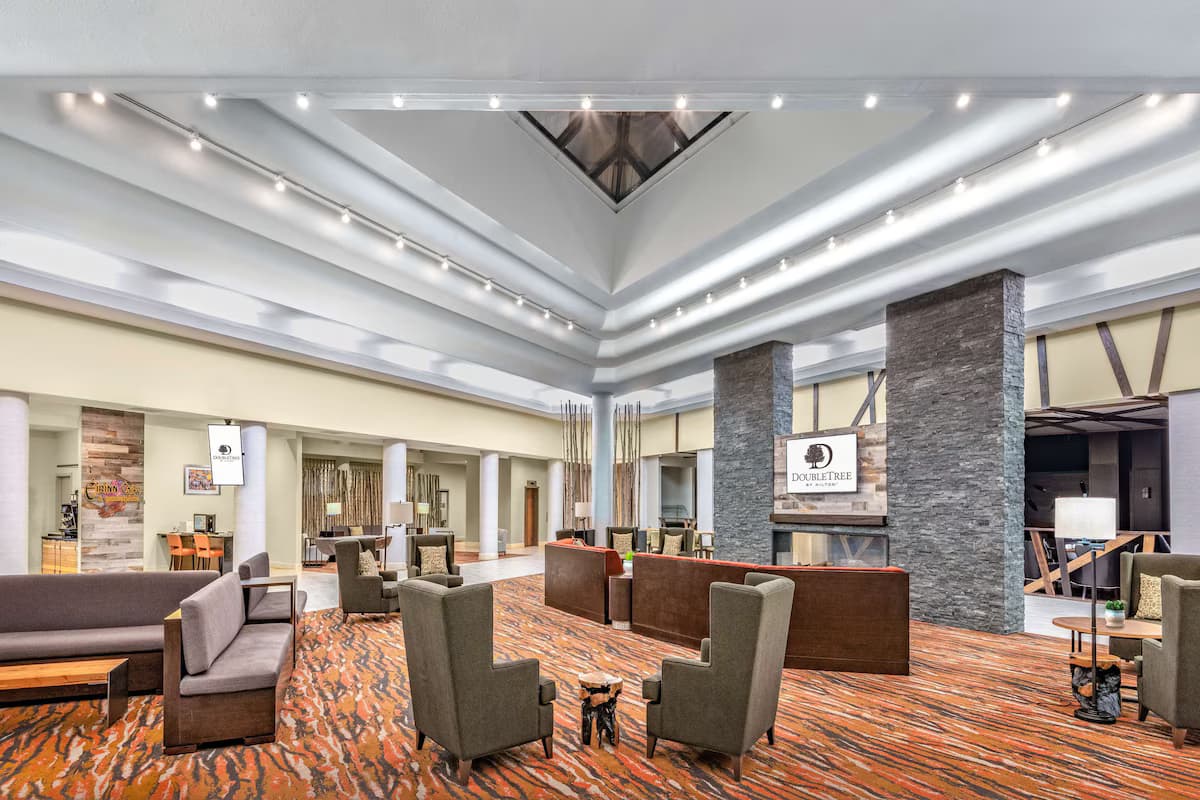 DoubleTree by Hilton Hotel Denver - Aurora - Image 2