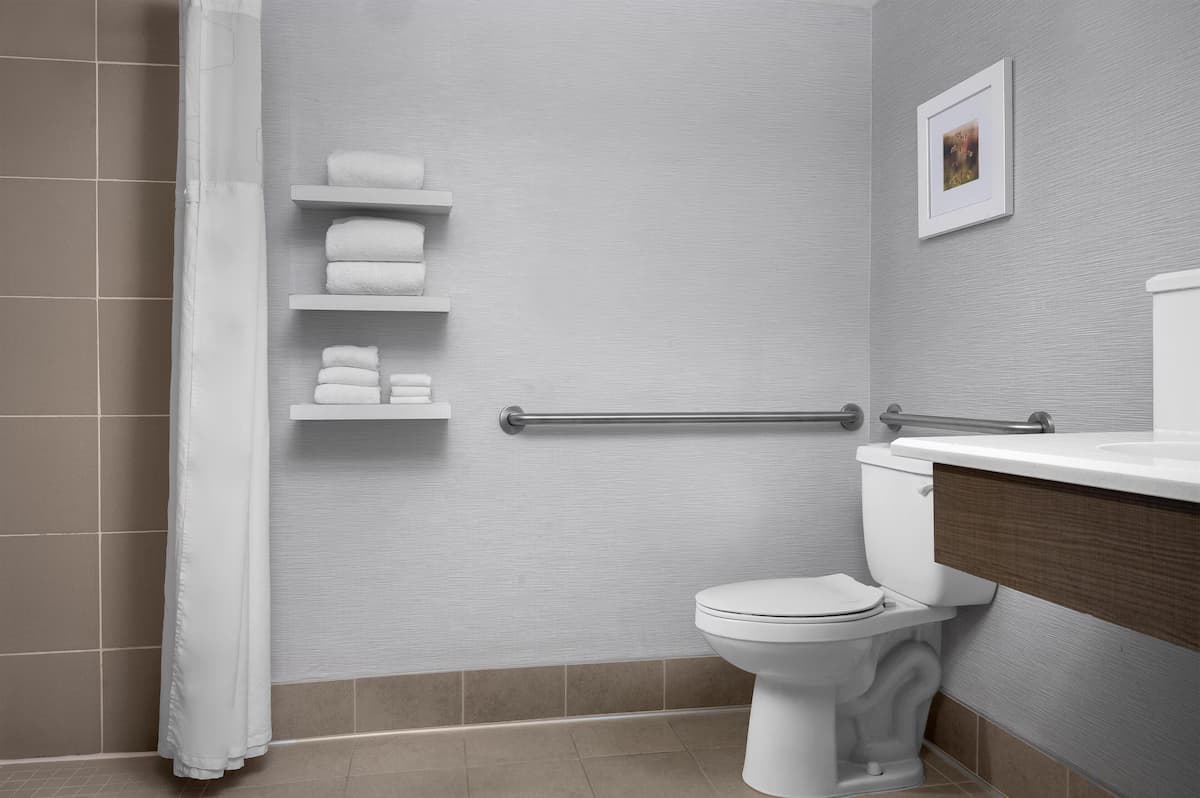 Hampton Inn & Suites Denver - Cherry Creek - Image 9