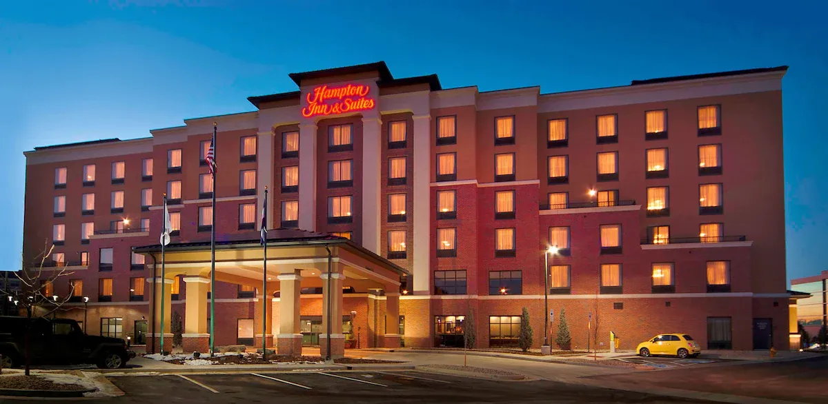 Hampton Inn & Suites Denver Airport / Gateway Park - Image 1