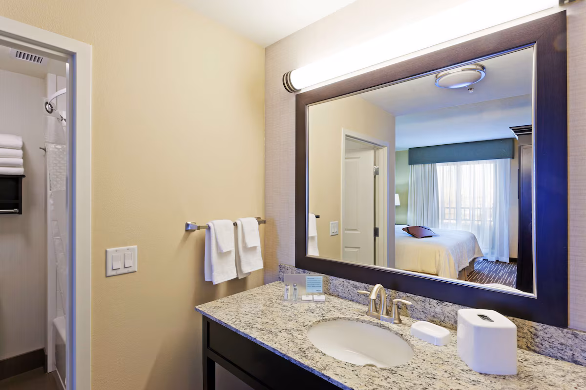 Hampton Inn & Suites Denver Airport / Gateway Park - Image 7