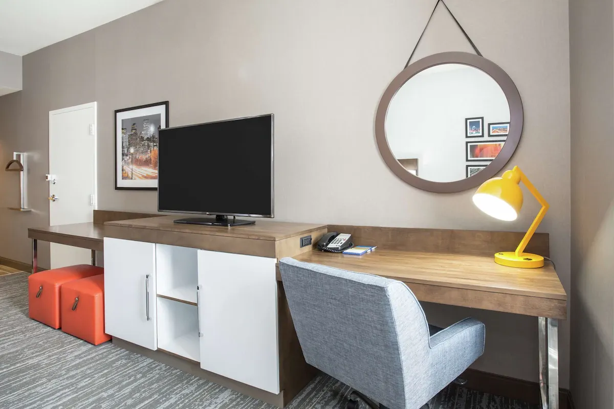 Hampton Inn & Suites Denver-Downtown - Image 5