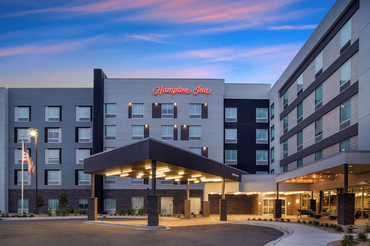 Hampton Inn Aurora Medical Center Denver - Image 1
