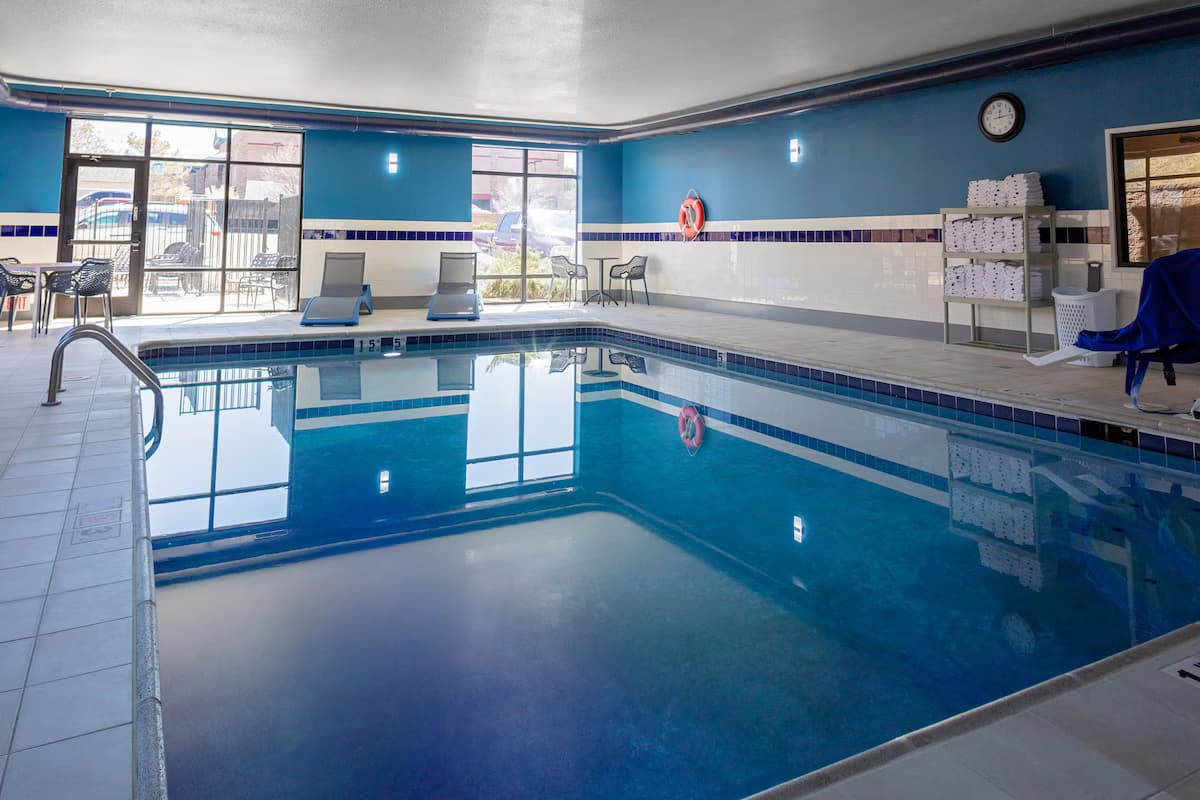 Hampton Inn Castle Rock - Image 9