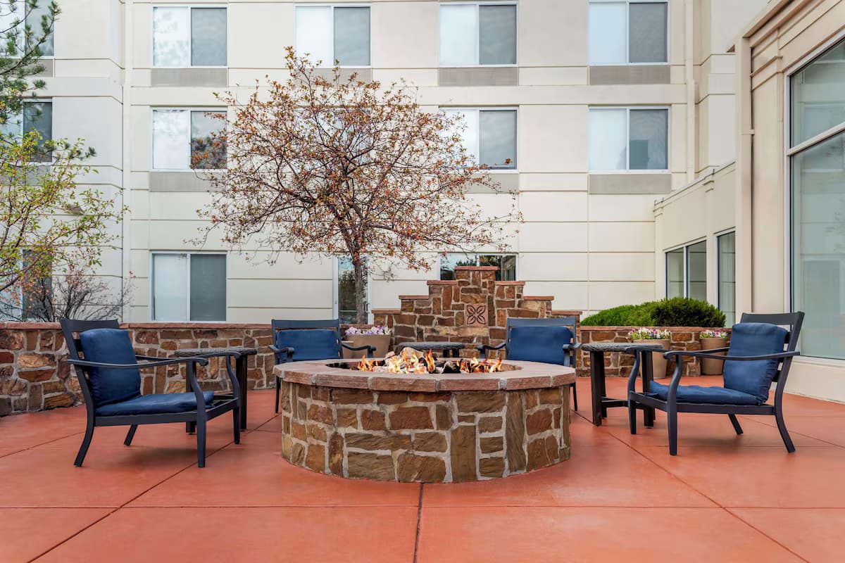 Hilton Garden Inn Denver Airport - Image 9