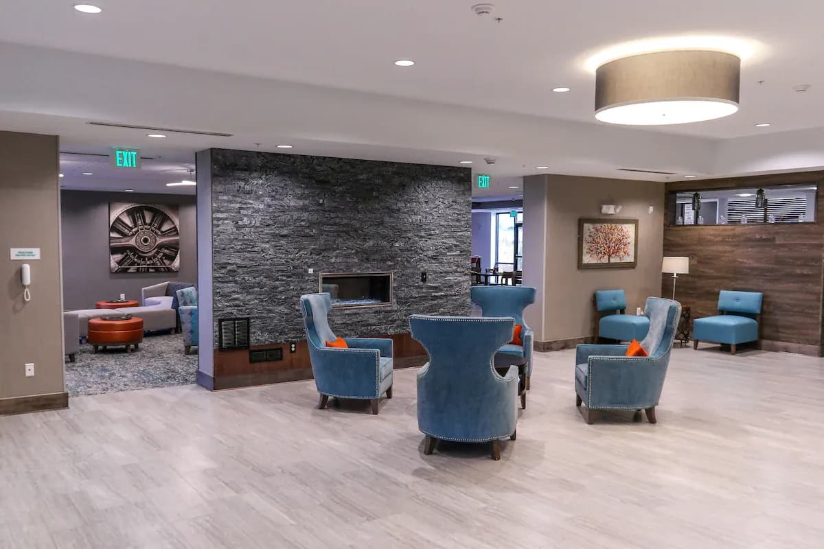 Holiday Inn & Suites Denver Tech Center-Centennial by IHG - Image 2