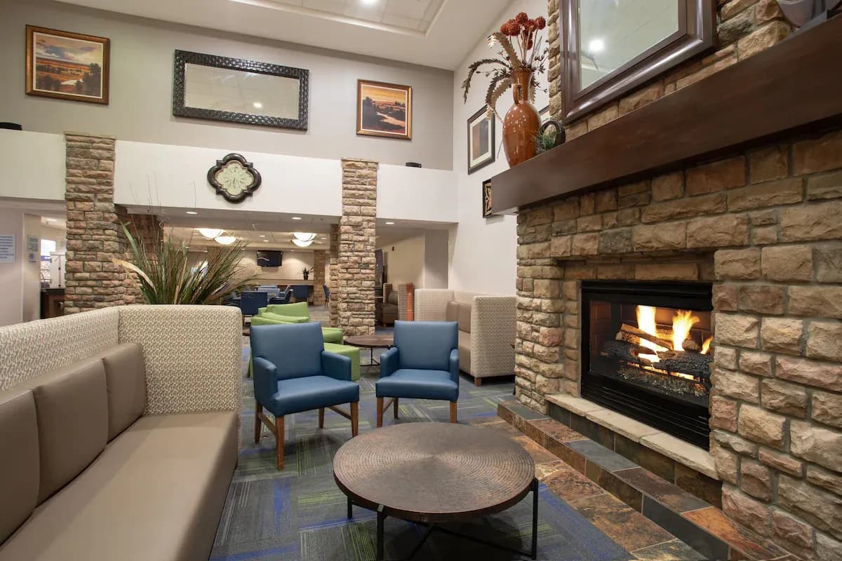 Holiday Inn Express & Suites Denver SW-Littleton by IHG - Image 2
