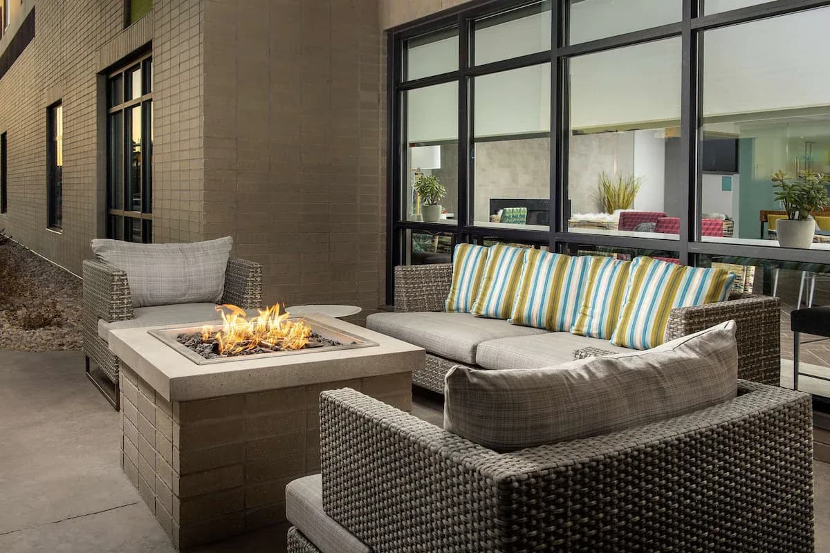 Home2 Suites by Hilton Denver Central Park - Image 8