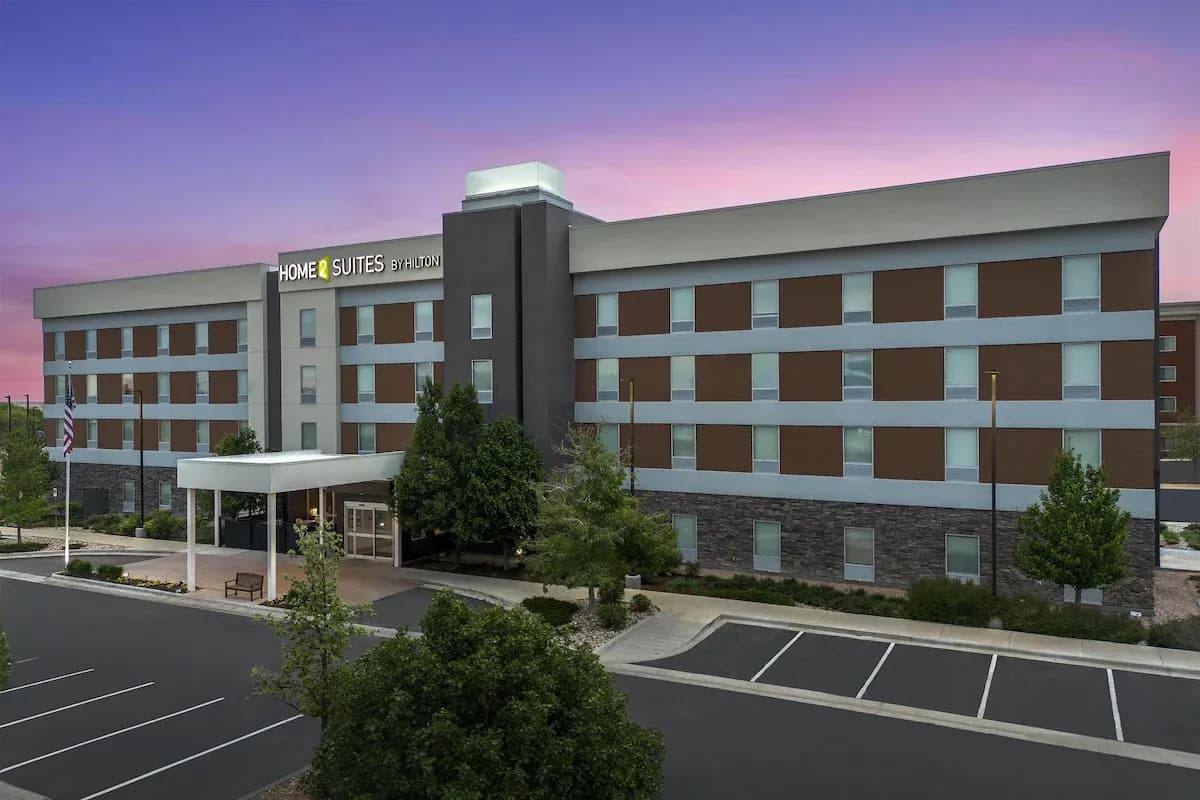 Home2 Suites by Hilton Denver International Airport - Image 1