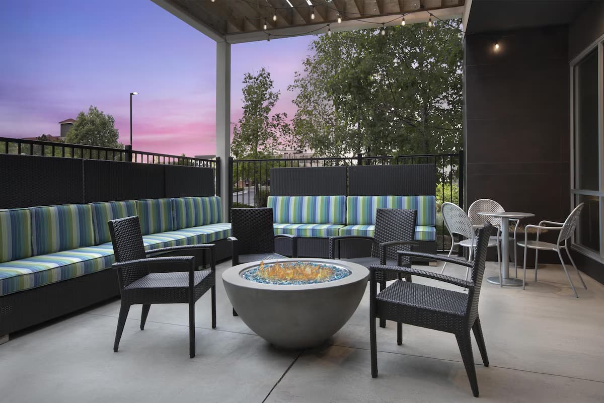Home2 Suites by Hilton Denver International Airport - Image 8