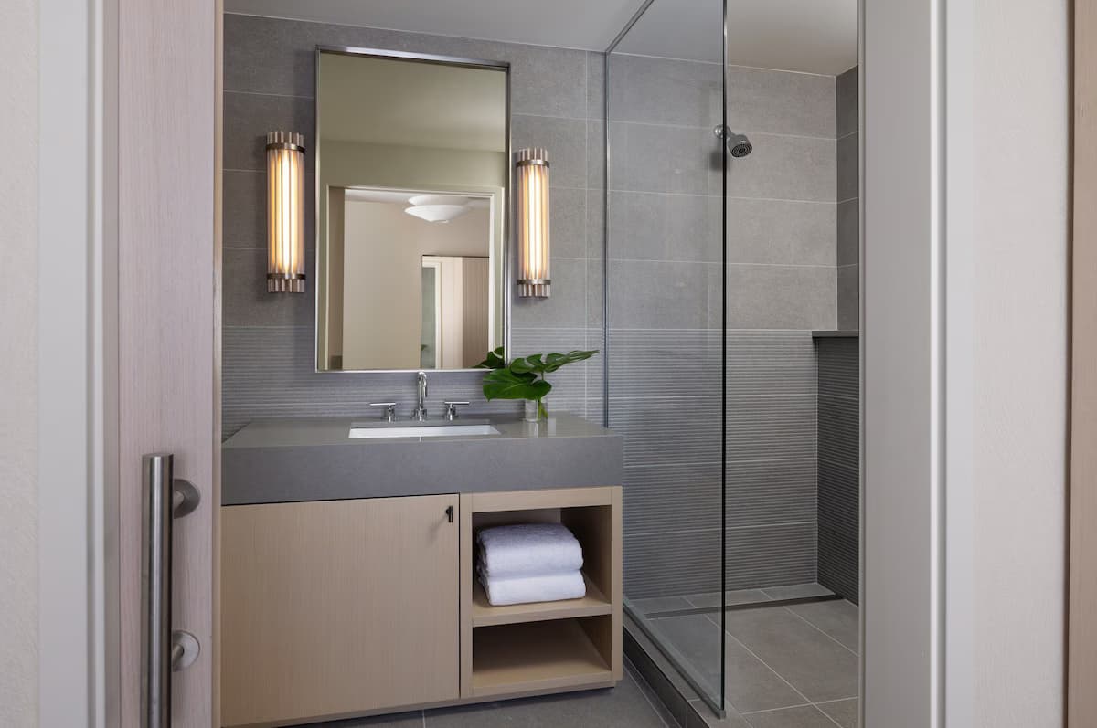 Kimpton Claret Hotel by IHG - Image 9