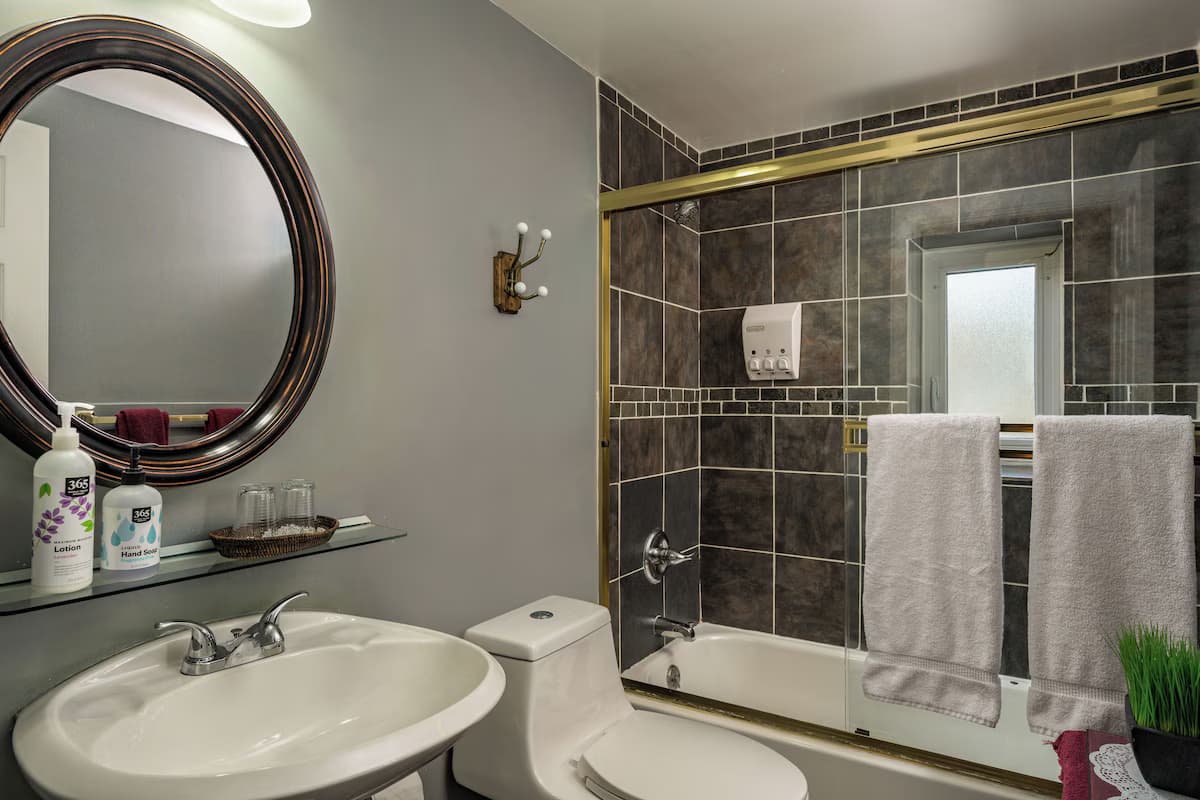 Queen Anne Bed And Breakfast - Image 8