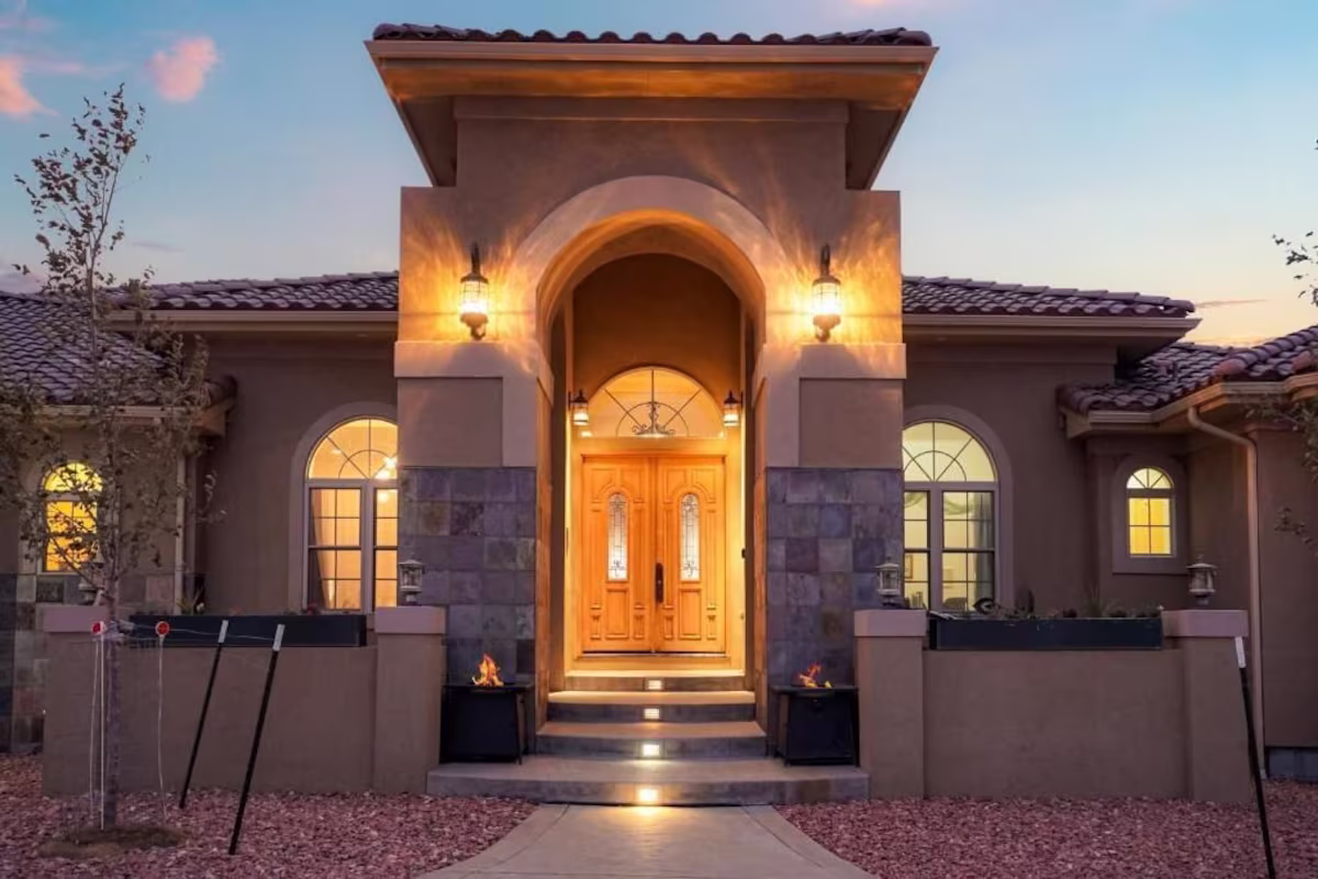 Summit Villa B&B - Image 1