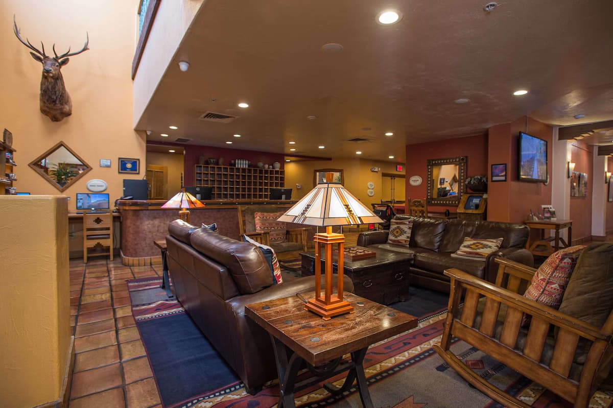 Table Mountain Inn - Image 2