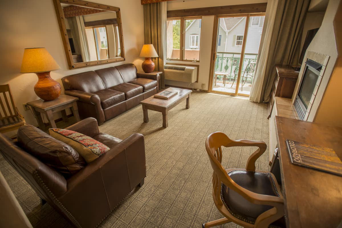 Table Mountain Inn - Image 4