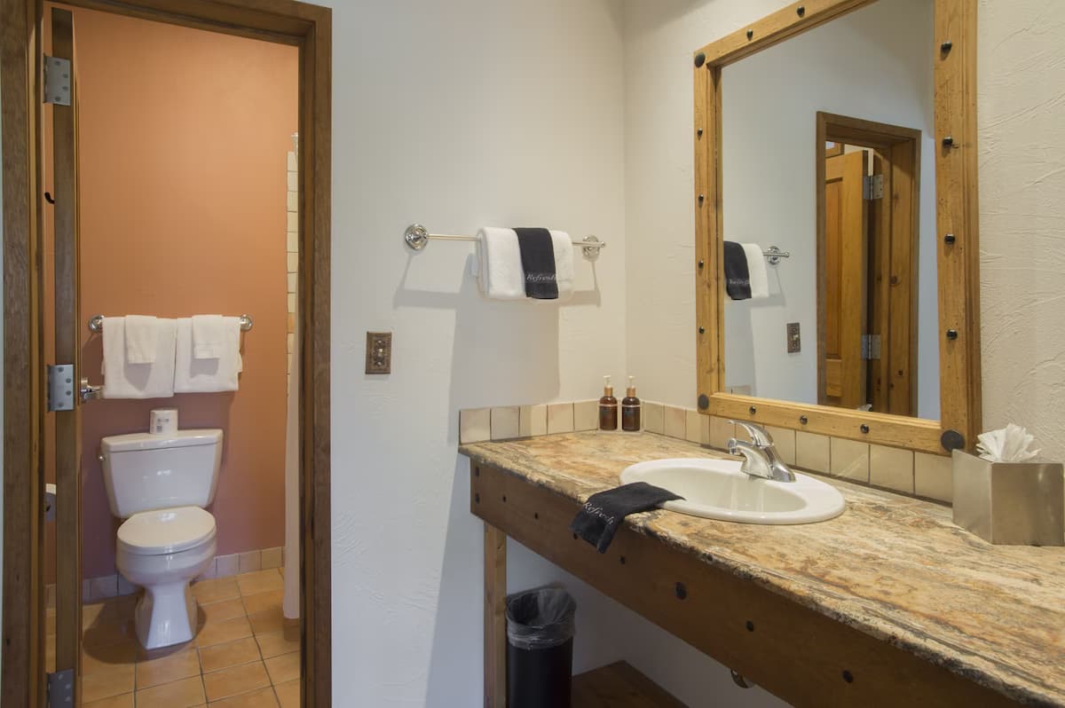 Table Mountain Inn - Image 8